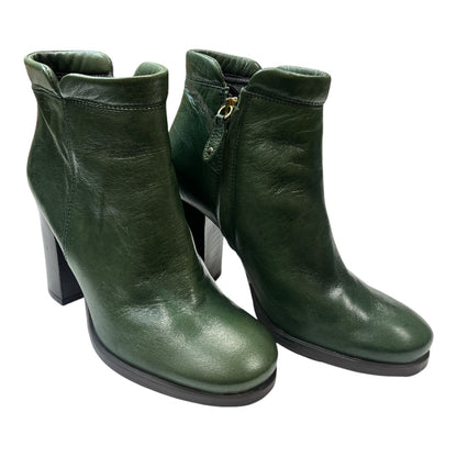 BATA leather boots - Moda Consignment