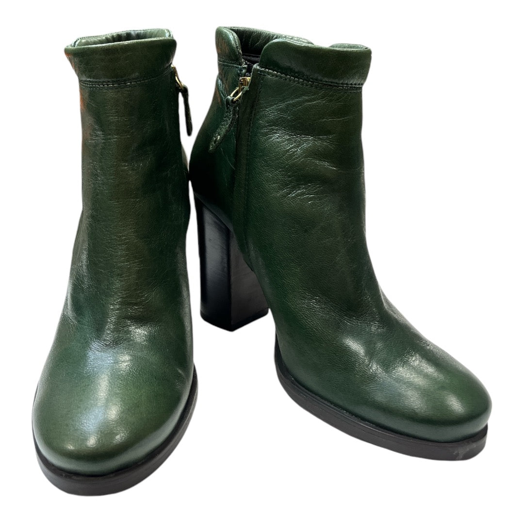 BATA leather boots - Moda Consignment