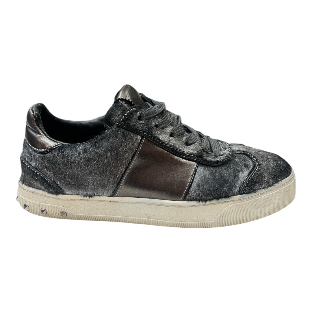 VALENTINO Grey Textured Flycrew Rockstud Sneaker - Moda Consignment