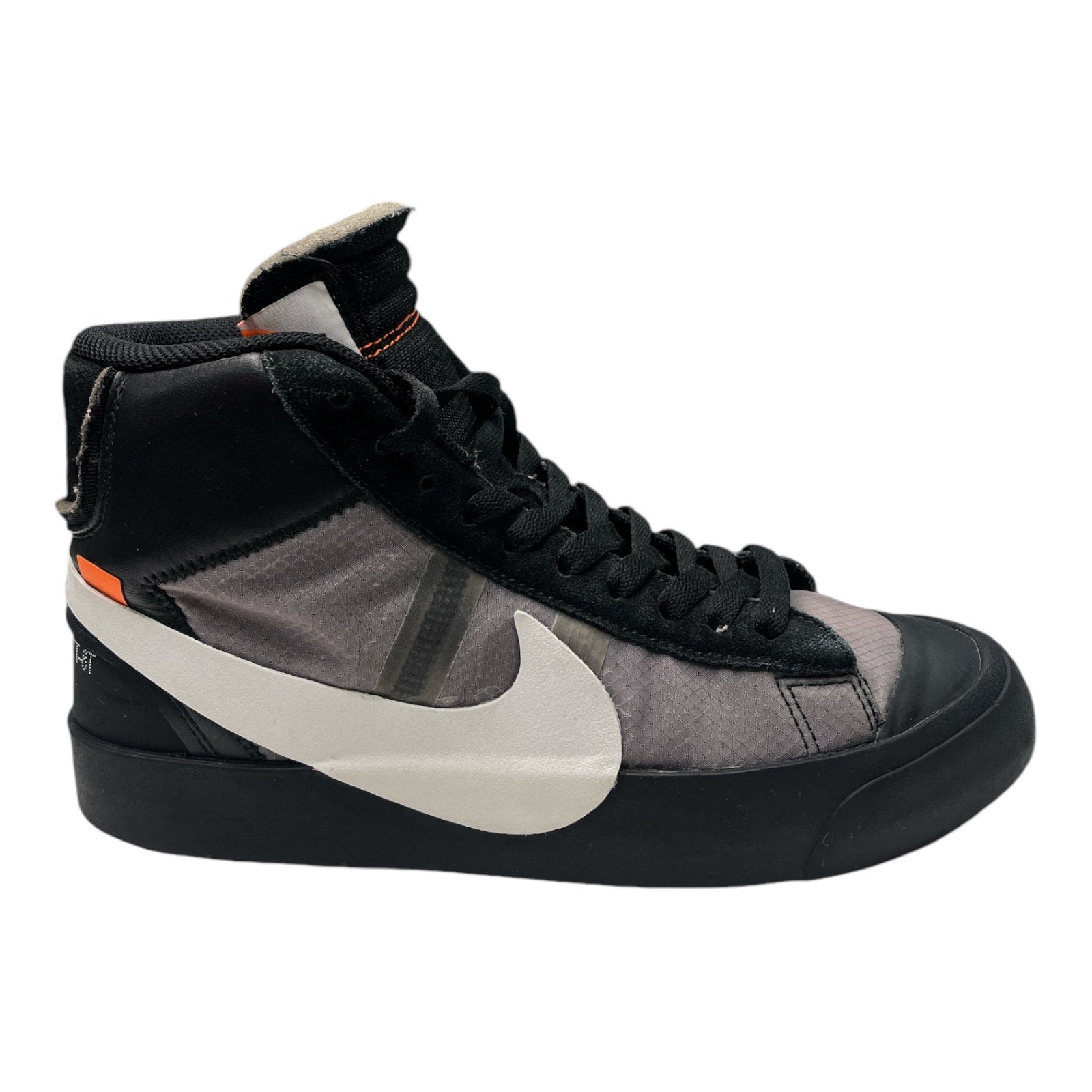 Off-White x Nike 'Blazer 2018' Sneakers - Moda Consignment