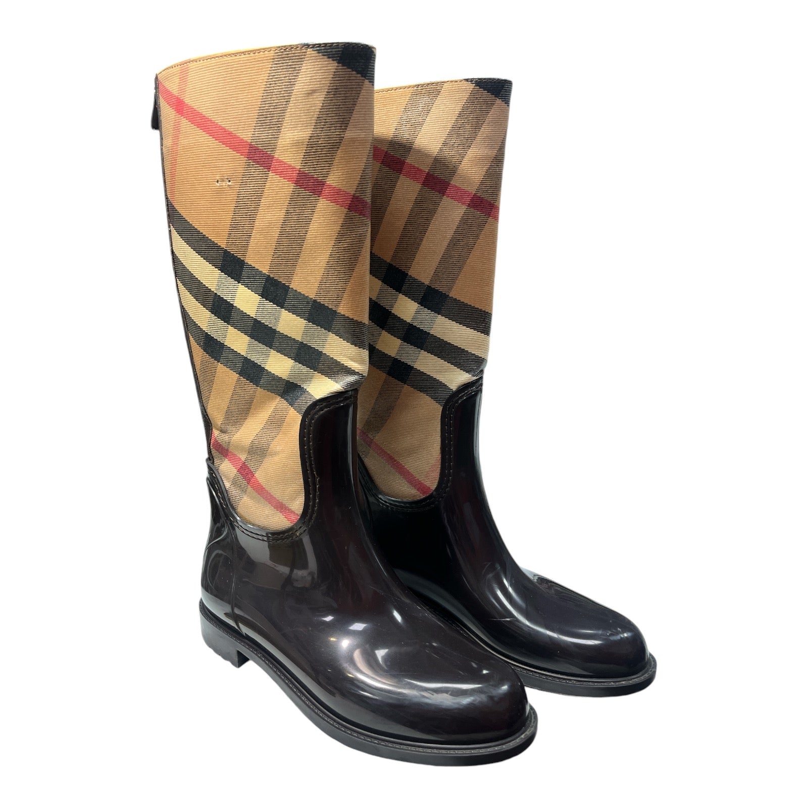 BURBERRY rain boots - Moda Consignment