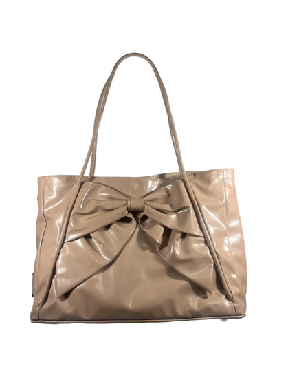 VALENTINO Patent leather bow tow - Moda Consignment