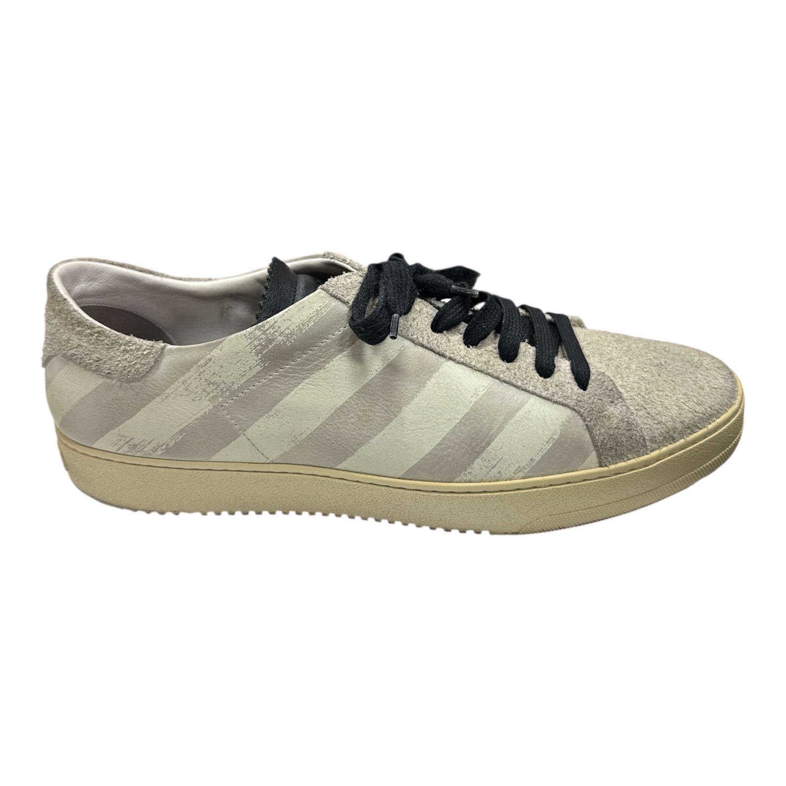 OFF-WHITE Vulcanized Low Top Sneakers - Moda Consignment