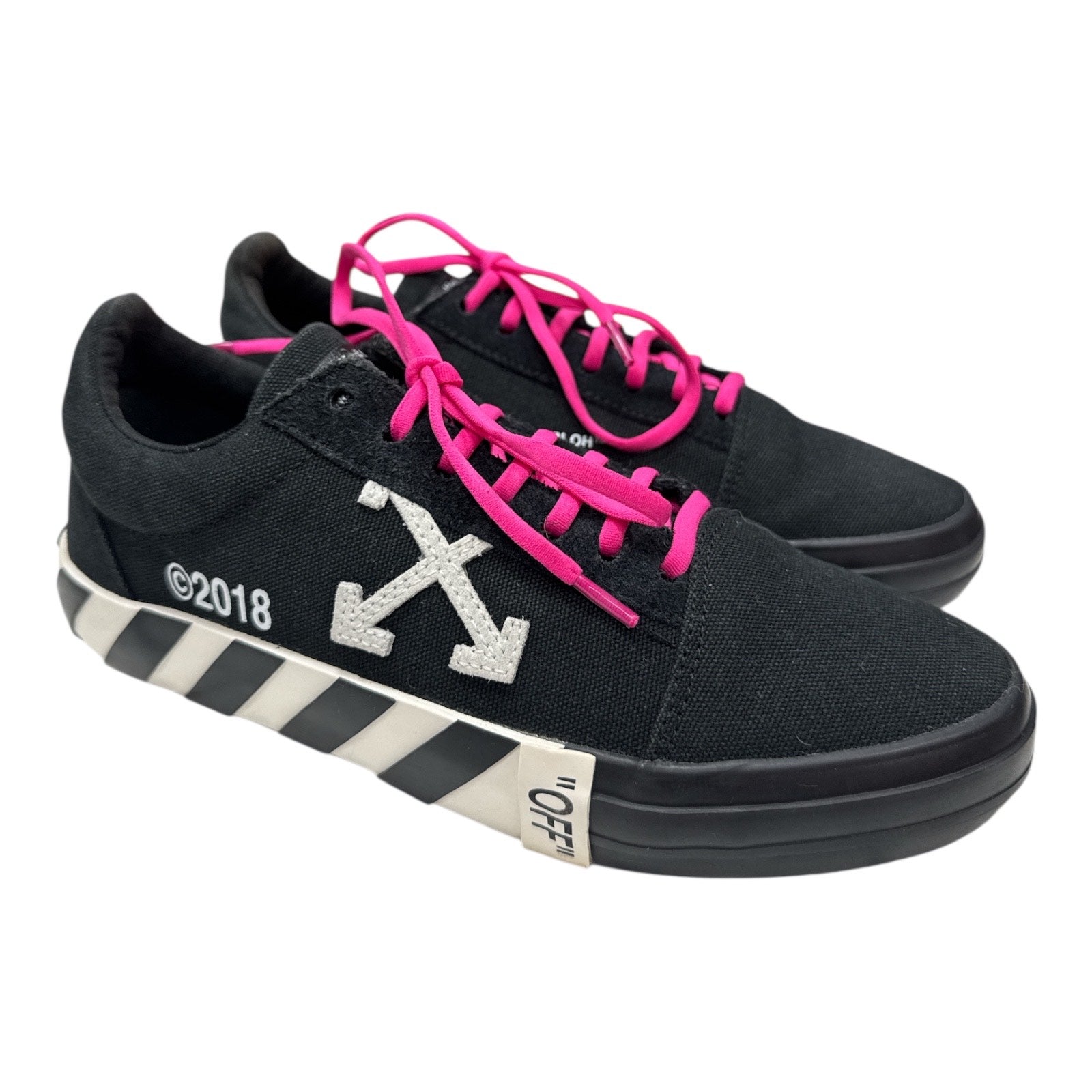OFF-WHITE Low Vulcanized Sneakers - Limited Edition 2018 - Moda Consignment